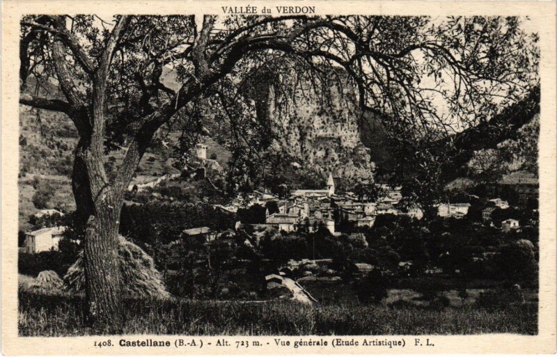 Carte postale ancienne Castellane Vue generale à Castellane