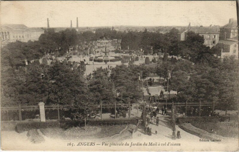 Carte postale ancienne Angers vue generale du Jardin du Mail France à Angers