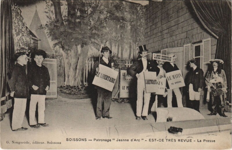 Carte postale ancienne Soissons Patronage Jeanne d'Arc à Soissons