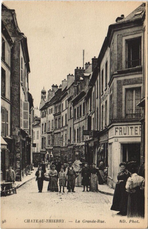 Carte postale ancienne Chateau-Thierry La Grande Rue