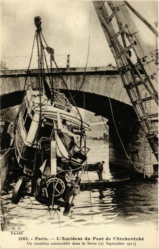 Carte postale ancienne Paris 3e l'Accident du Pont de l'Archeveche 1911 F.Fleury à Paris 3e