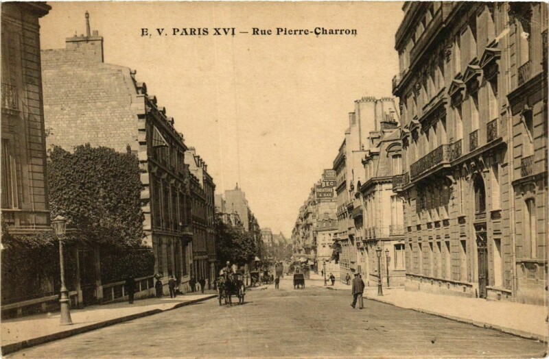 Carte postale ancienne Rue Pierre-Charron à Paris 8e