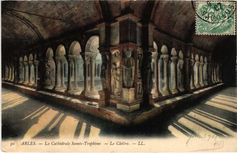Carte postale ancienne Arles La Cathedrale Saint-Trophime - Le Cloitre à Arles