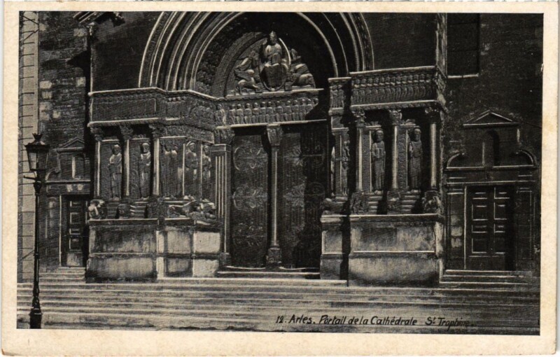 Carte postale ancienne Arles Portail de la Cathedrale Saint-Trophime à Arles