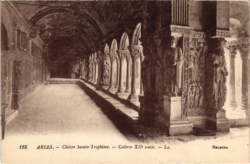 Carte postale ancienne Arles Cloitre Saint-Trophime - Galerie à Arles