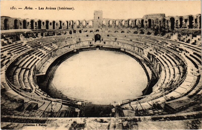 Carte postale ancienne Arles Les Arenes - Interieur à Arles