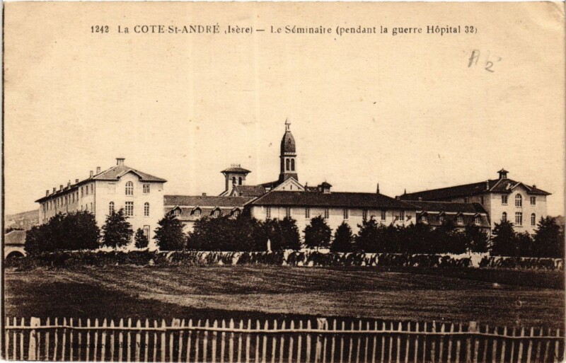 Carte postale ancienne La Cote-Saint-Andre - Le Seminaire (pendant la guerre Hopital à La Côte-Saint-André