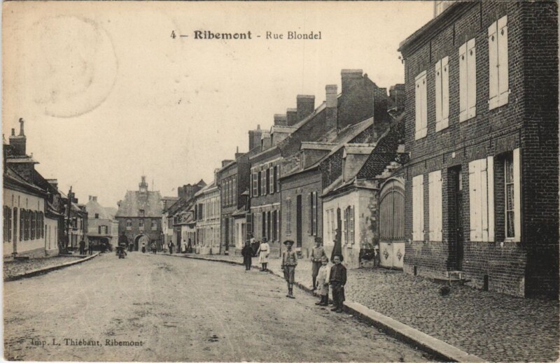 Carte postale ancienne Ribemont Rue Blondel à Ribemont