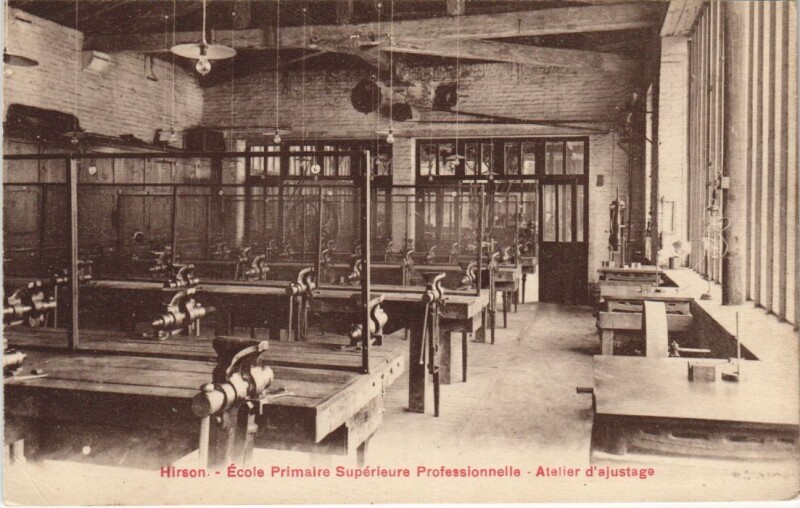 Carte postale ancienne Hirson ecole Primaire Superieure Professionnelle Atelier à Hirson