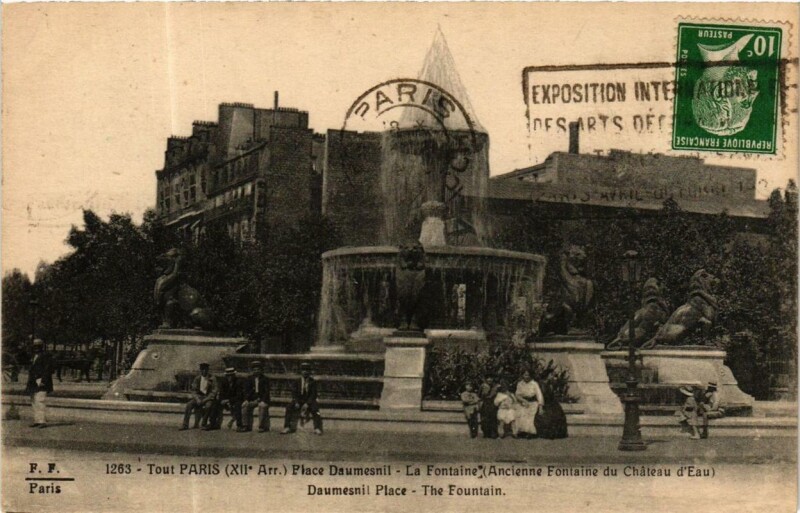 Carte postale ancienne Paris 12e Place Daumesnil, La Fontaine F. Fleury à Paris 12e