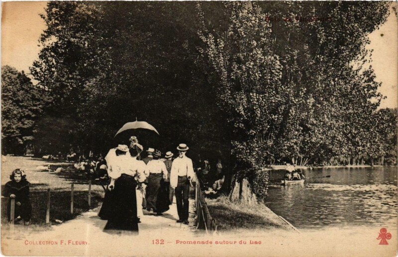 Carte postale ancienne Paris 12e Bois de Vincennes. Promenade autour du Lac F. Fleury à Paris 12e