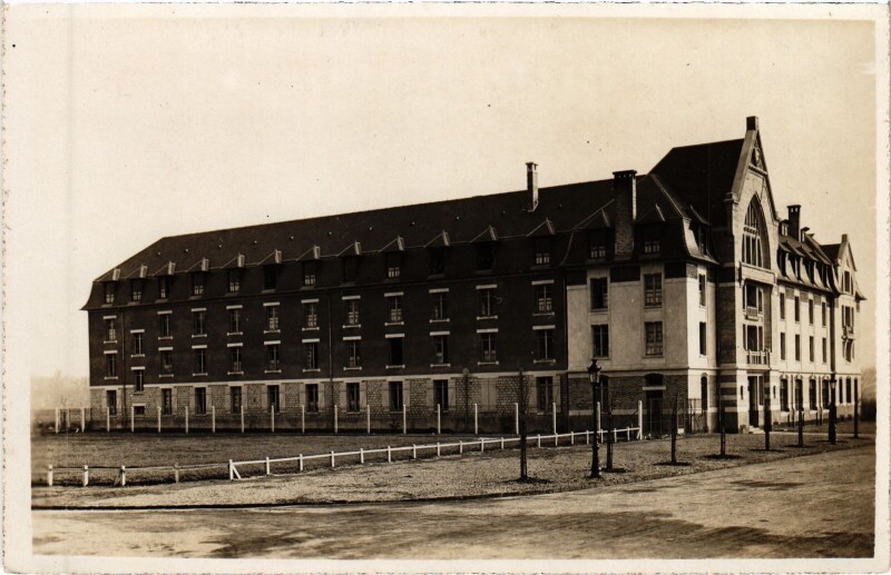 Carte postale ancienne Caen Building Scene - Photo Postcard