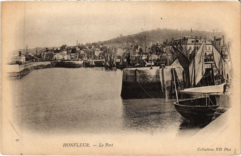 Carte postale ancienne Honfleur Le Port à Honfleur