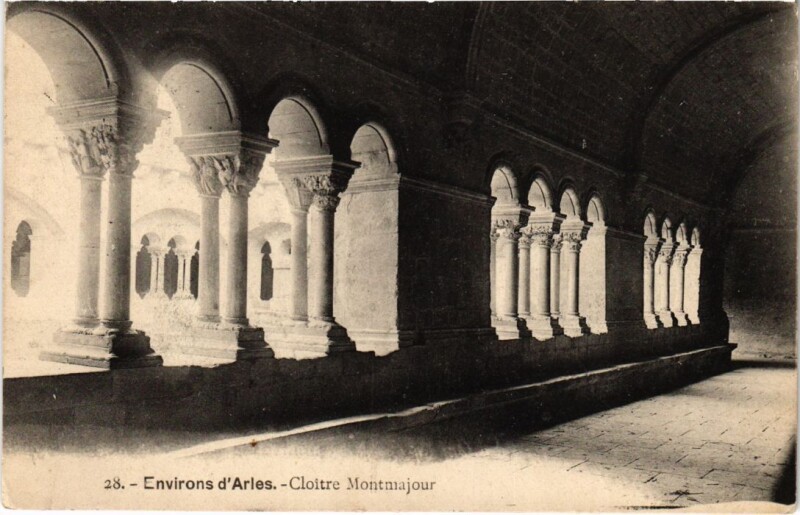 Carte postale ancienne Arles Environs - Cloitre Montmajour à Arles