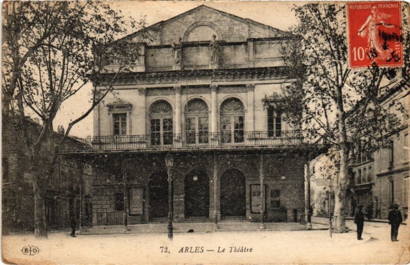 Carte postale ancienne Arles Le Theatre à Arles
