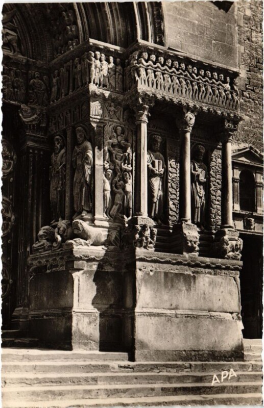 Carte postale ancienne Arles Cathedrale Saint-Trophime à Arles