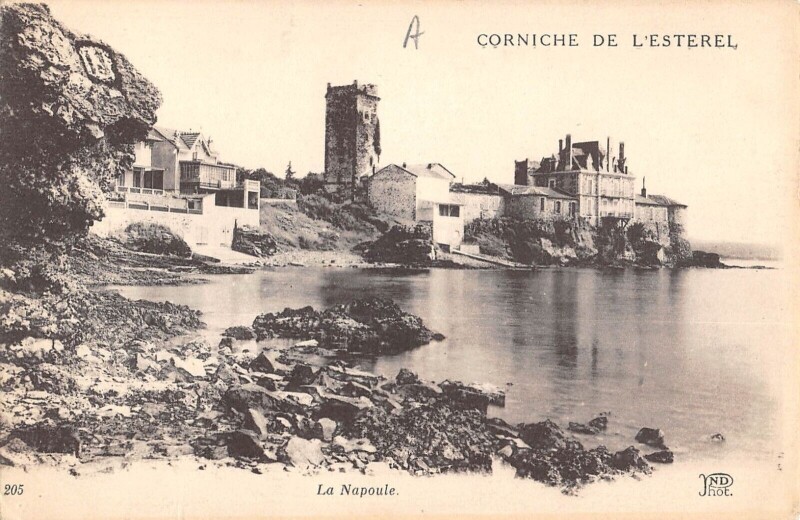 Carte postale ancienne Corniche De L'Esterel La Napoule