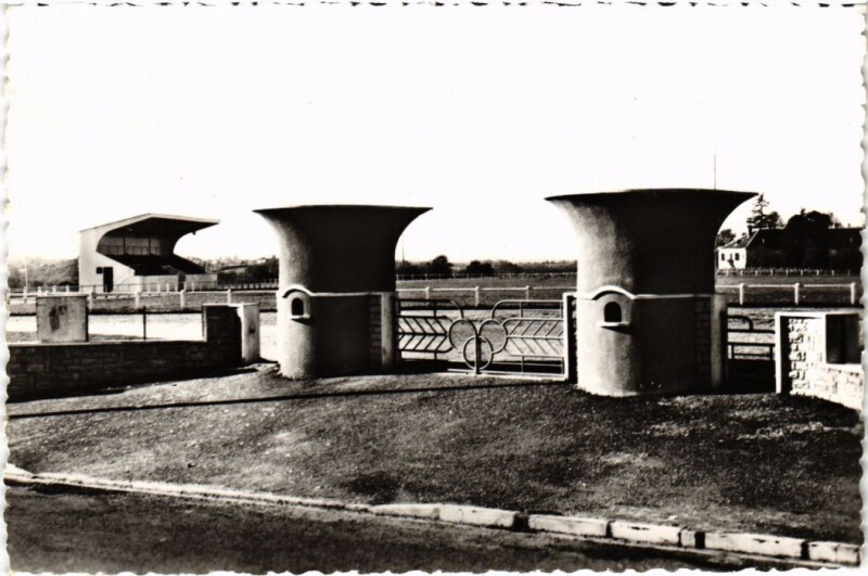 Carte postale ancienne Mugron Le Stade municipal France à Mugron