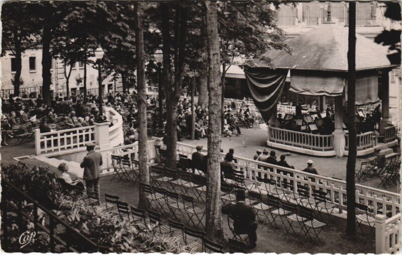 Carte postale ancienne Chatel Guyon Parc du Casino