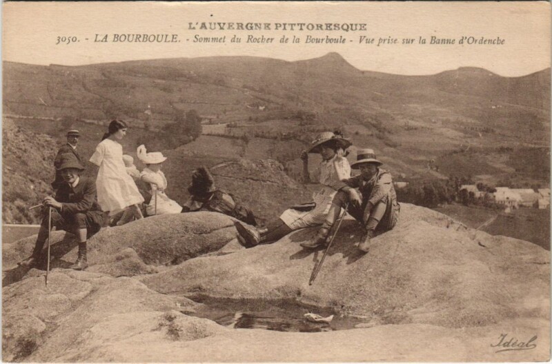 Carte postale ancienne La Bourboule Sommet du Rocher de la Bourboule à La Bourboule