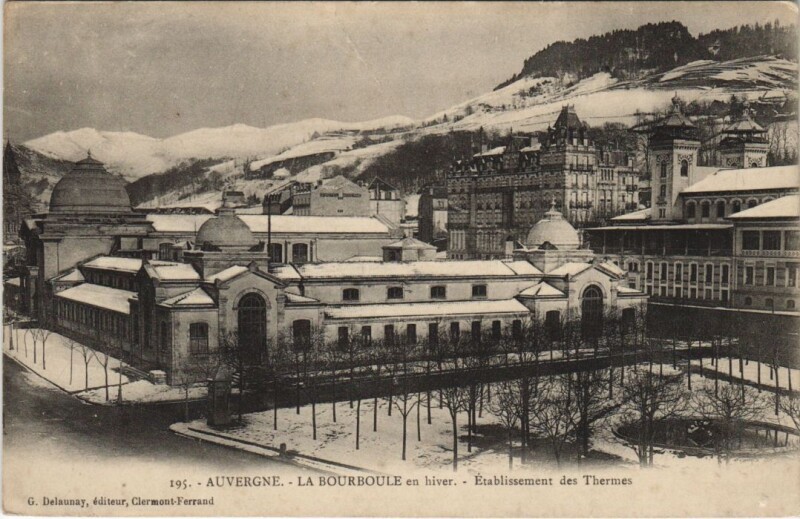 Carte postale ancienne La Bourboule Etablissement des Thermes à La Bourboule