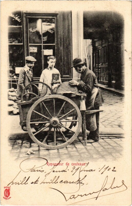Carte postale ancienne Paris Petits Metiers Repasseur de couteaux