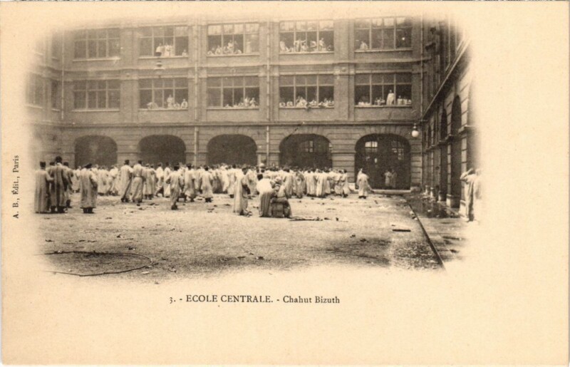 Carte postale ancienne Paris 3e Ecole Centrale Chahut Bizuth à Paris 3e