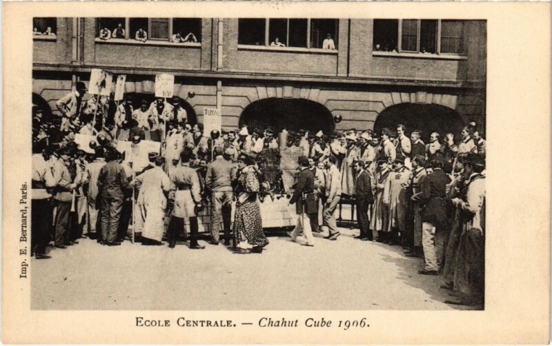 Carte postale ancienne Paris 3e Ecole Centrale Chahut Cube 1906 à Paris 3e