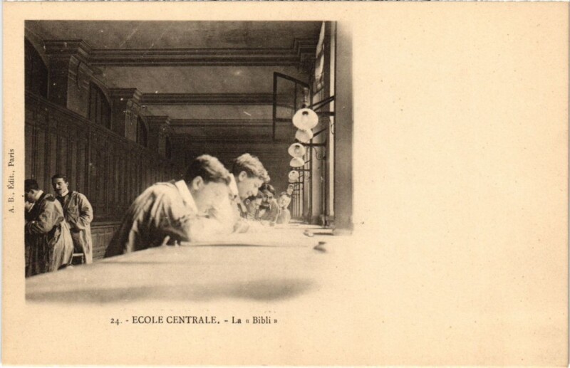 Carte postale ancienne Paris 3e Ecole Centrale La Bibli à Paris 3e