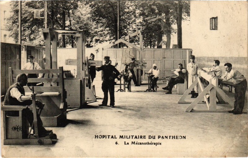 Carte postale ancienne Paris 5e Hopital Militaire du Pantheon La Mecanotherapie à Paris 5e