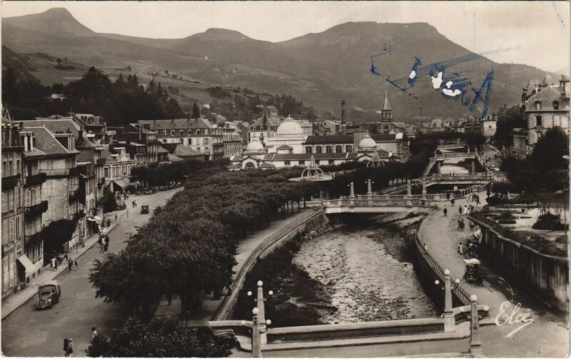 Carte postale ancienne La Bourboule Les Ponts sur la Dordogne à La Bourboule