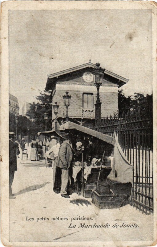 Carte postale ancienne Les petits métiers parisiens - La Marchande de Jouets à Paris 19e