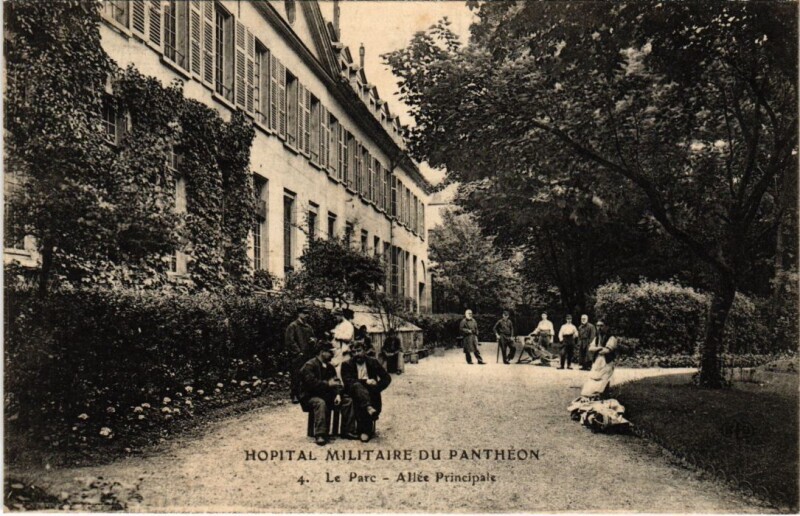 Carte postale ancienne Paris 5e Hopital Militaire du Pantheon Allee principale à Paris 5e