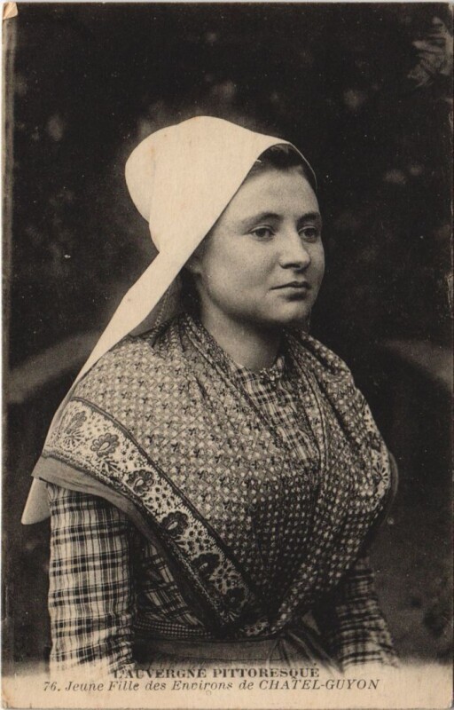 Carte postale ancienne Chatel Guyon Jeune Fille