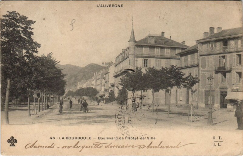 Carte postale ancienne La Bourboule Boulevard des l�Hotel de Ville à La Bourboule