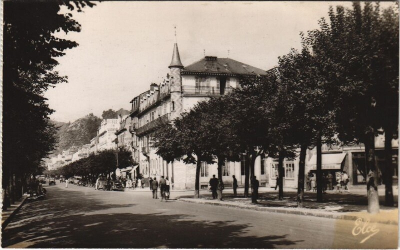 Carte postale ancienne La Bourboule Boulevard Georges Clemenceau à La Bourboule