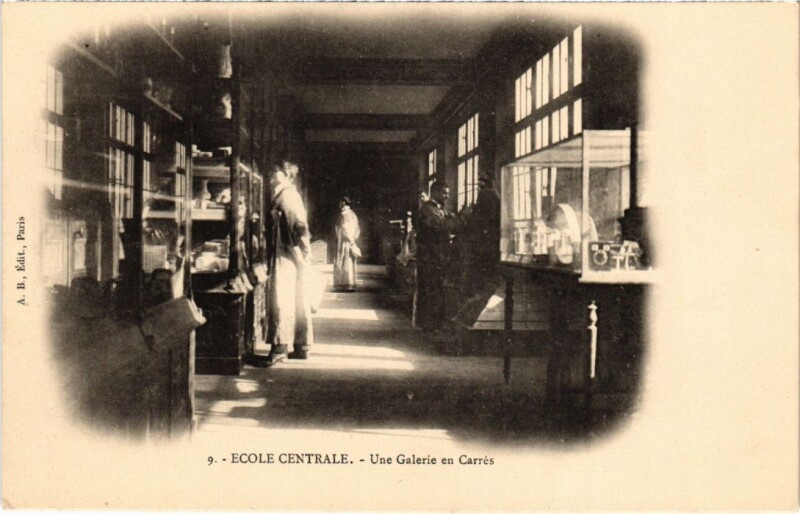 Carte postale ancienne Paris 3e Ecole Centrale une galerie en Carres à Paris 3e