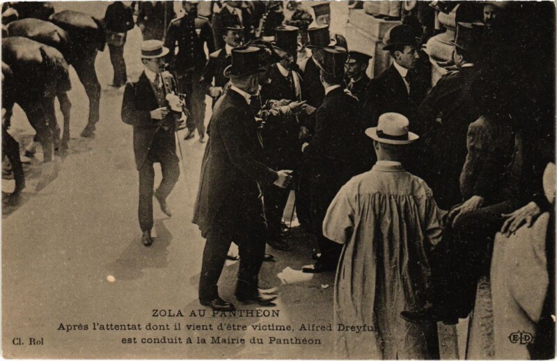 Carte postale ancienne Paris 5e Zola Au Pantheon apres l'attentat à Paris 5e