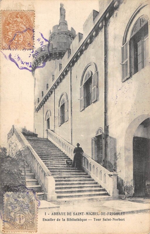 Carte postale ancienne Abbaye De Saint Michel De Frigolet Escalier De La Bibliotheque