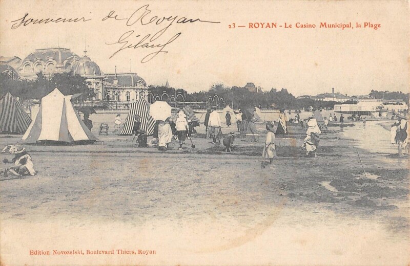 Carte postale ancienne Royan Le Casino Municipal La Plage à Royan