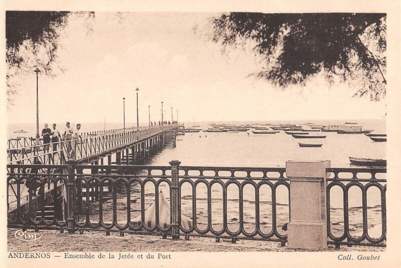 Carte postale ancienne Andernos Ensemble De La Jetee Et Du Port