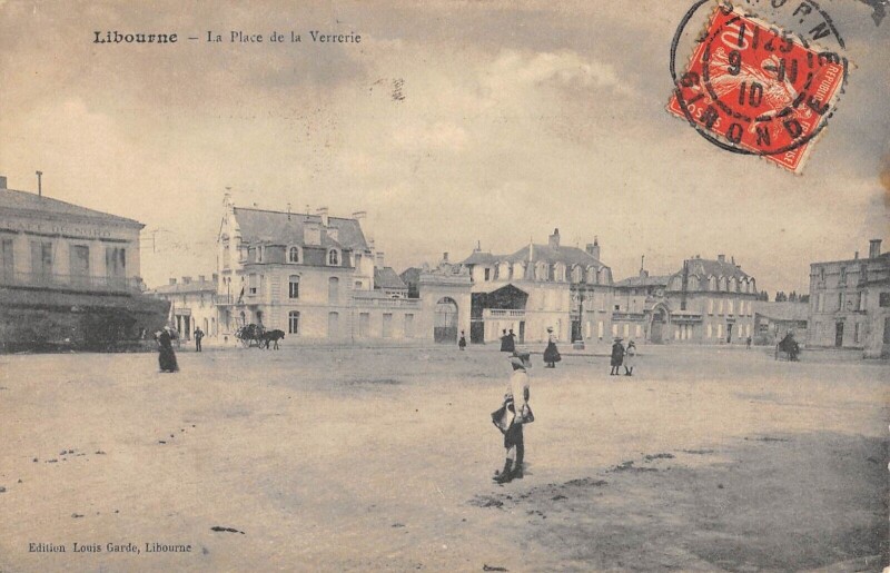 Carte postale ancienne Libourne La Place De La Verrerie à Libourne