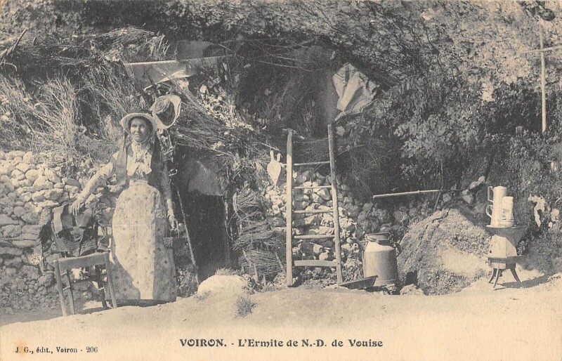 Carte postale ancienne Voiron L'Ermite De N.D. De Vouise à Voiron