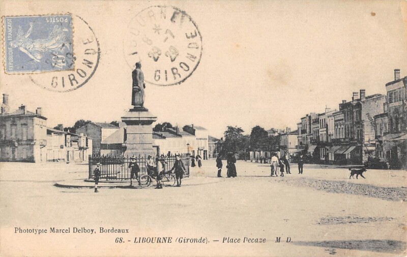 Carte postale ancienne Libourne Place Decaze à Libourne
