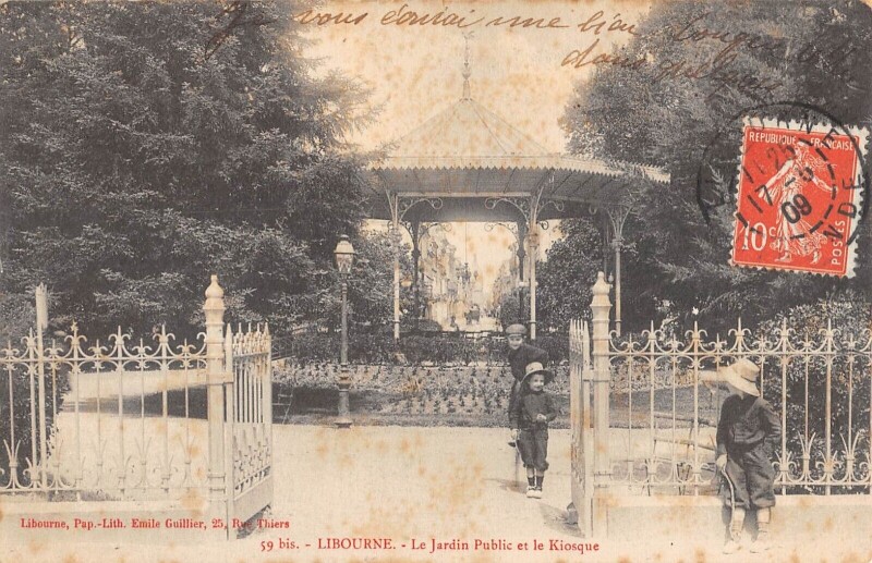 Carte postale ancienne Libourne Le Jardin Public Et Le Kiosque à Libourne
