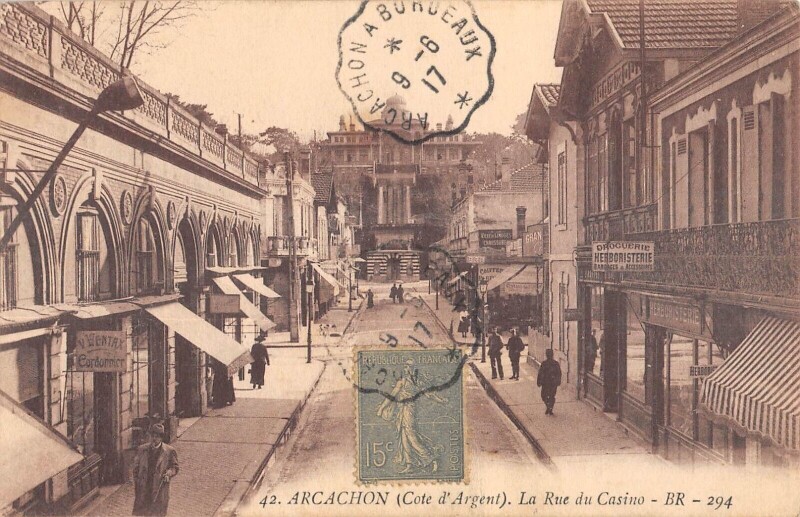 Carte postale ancienne Arcachon Rue Du Casino à Arcachon