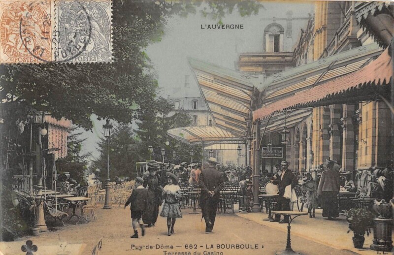 Carte postale ancienne La Bourboule Terrasse Du Casino à La Bourboule