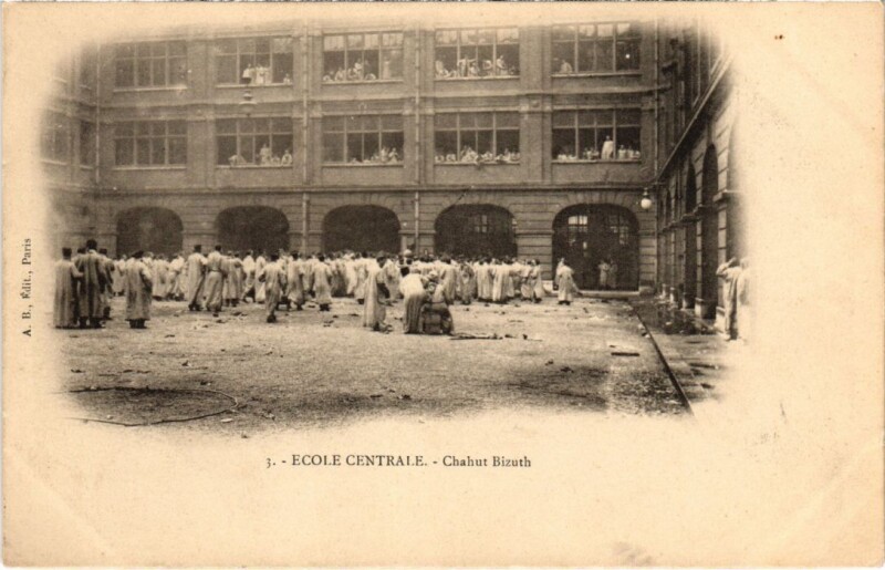 Carte postale ancienne Paris 3e Ecole Centrale Chahut Bizuth à Paris 3e