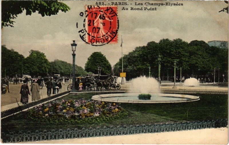 Carte postale ancienne Paris 8e Les Champs-Elysees au Rond Point à Paris 8e