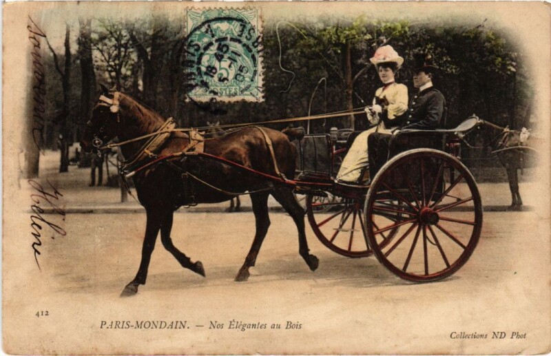 Carte postale ancienne Paris-Mondain - Nos Elégantes au Bois à Paris 16e